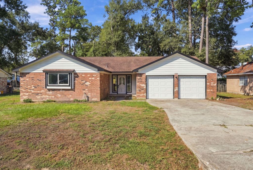 1704 S 1st Street, Conroe, TX 77301