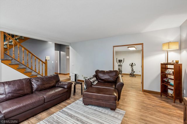13789 Guild Avenue, Apple Valley, MN 55124