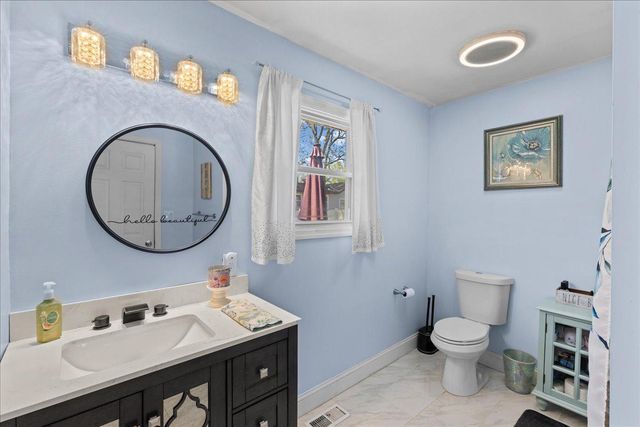 3 CROSS RD, Pine Hill, NJ 08021