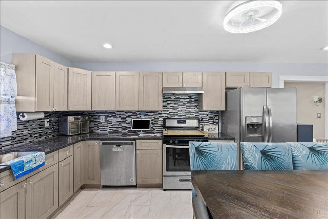 3 CROSS RD, Pine Hill, NJ 08021