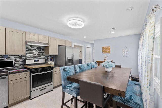 3 CROSS RD, Pine Hill, NJ 08021