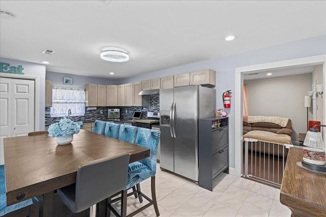 3 CROSS RD, Pine Hill, NJ 08021