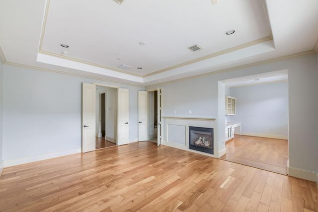 2217 Nantucket Drive, Houston, TX 77057