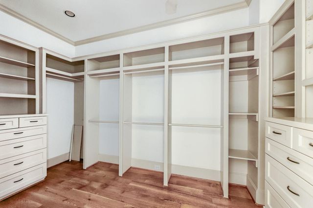 2217 Nantucket Drive, Houston, TX 77057