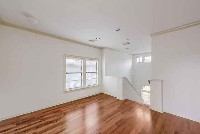 2217 Nantucket Drive, Houston, TX 77057