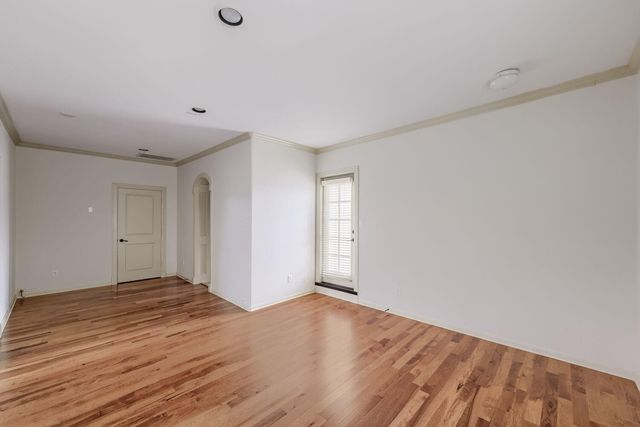 2217 Nantucket Drive, Houston, TX 77057
