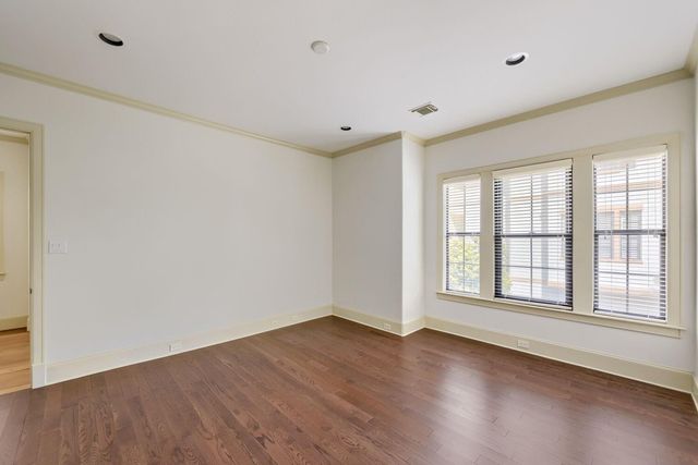 2217 Nantucket Drive, Houston, TX 77057