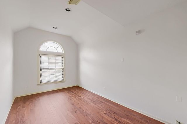 2217 Nantucket Drive, Houston, TX 77057
