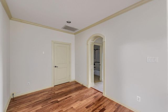 2217 Nantucket Drive, Houston, TX 77057