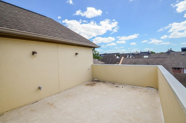2217 Nantucket Drive, Houston, TX 77057