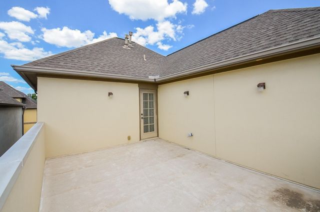 2217 Nantucket Drive, Houston, TX 77057