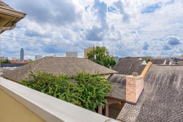 2217 Nantucket Drive, Houston, TX 77057