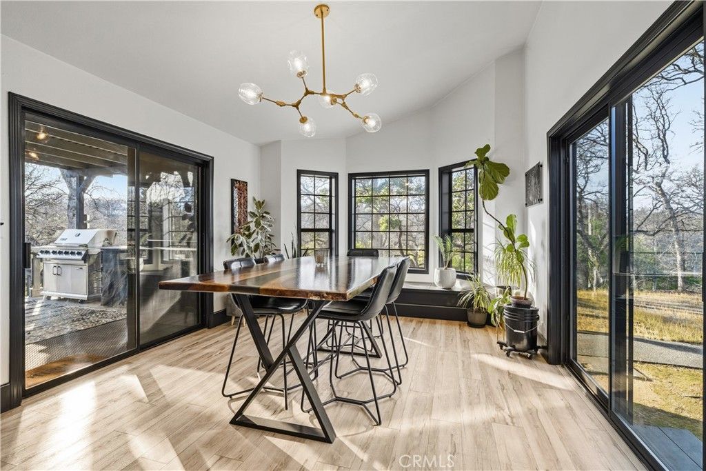 Image 11 of property listing at 14395 Del Oro Court, Red Bluff, CA 96080