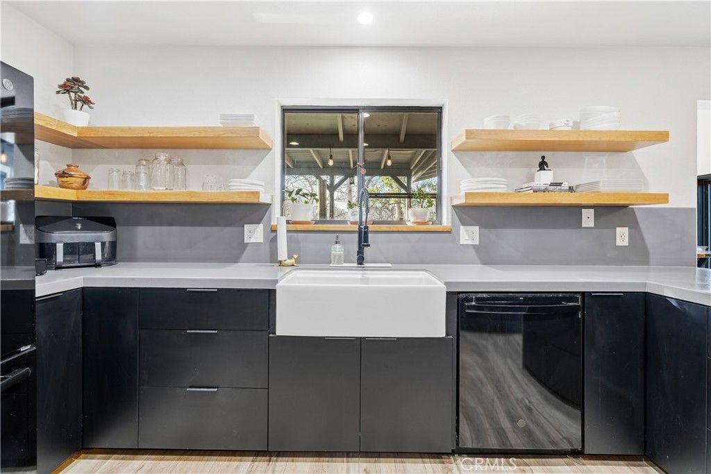 Image 14 of property listing at 14395 Del Oro Court, Red Bluff, CA 96080