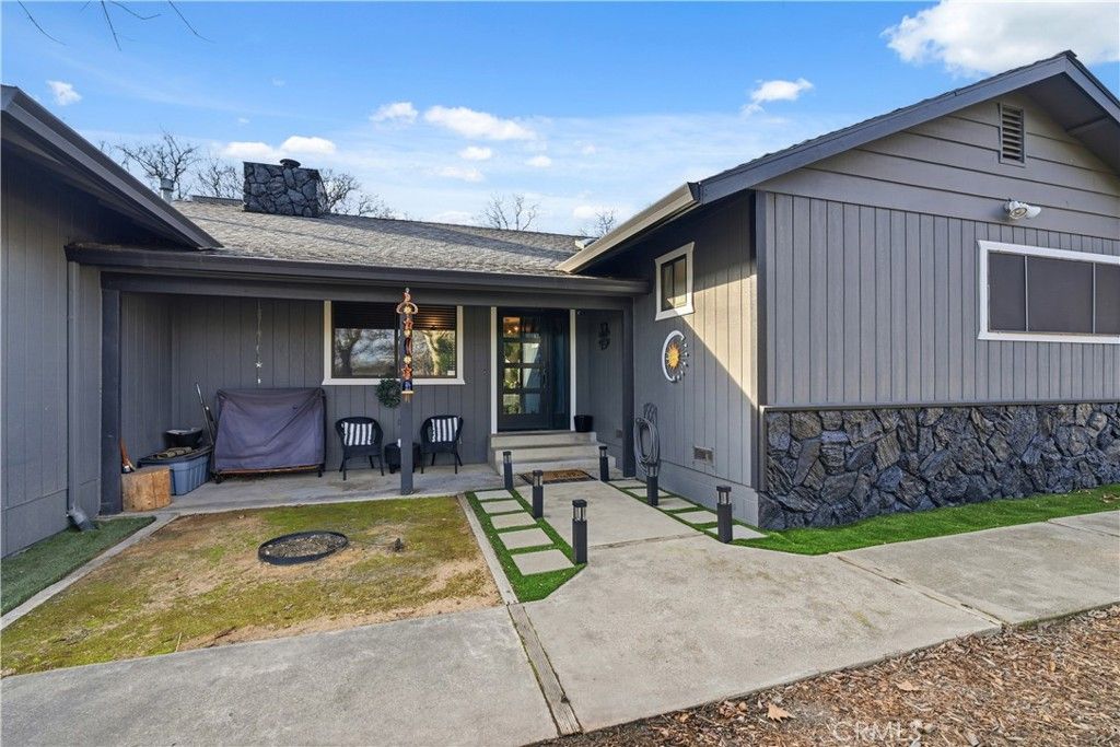 Image 2 of property listing at 14395 Del Oro Court, Red Bluff, CA 96080