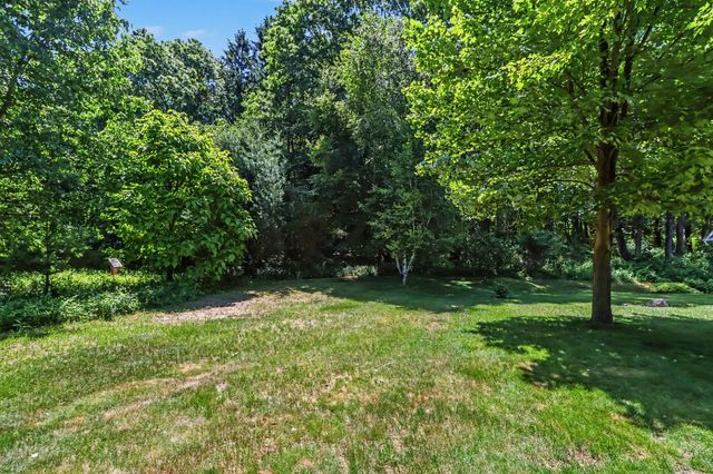 9131 N 42nd Street, Ross Twp, MI 49060