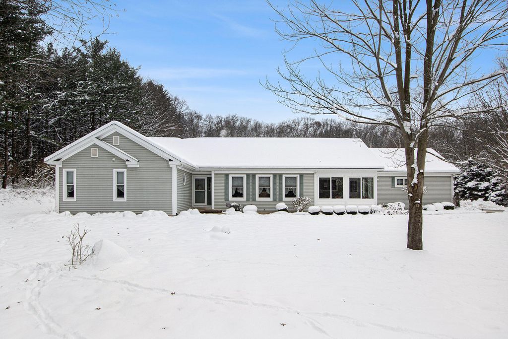 9131 N 42nd Street, Ross Twp, MI 49060