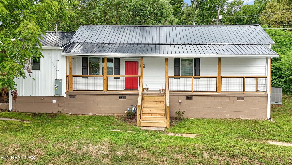 400 Collins St, Loudon, TN 37774