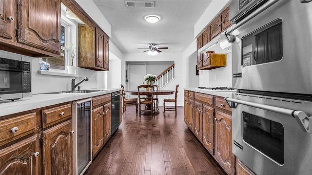 8534 Vista View Drive, Dallas, TX 75243