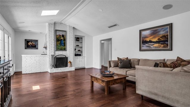 8534 Vista View Drive, Dallas, TX 75243