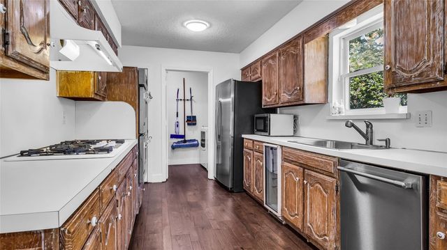 8534 Vista View Drive, Dallas, TX 75243