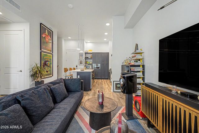 3131 N CENTRAL Avenue 7019, Phoenix, AZ 85012