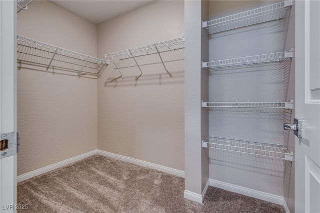 10652 Glowing Dawn Avenue, Las Vegas, NV 89135