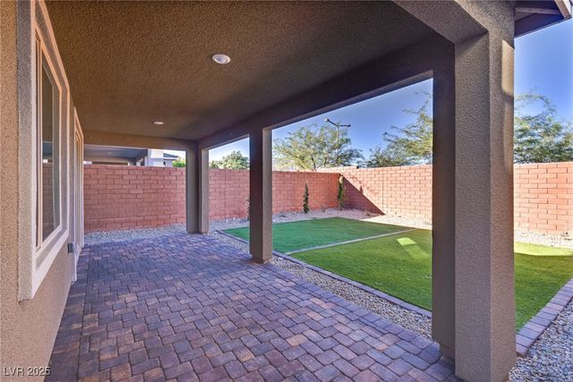 10652 Glowing Dawn Avenue, Las Vegas, NV 89135