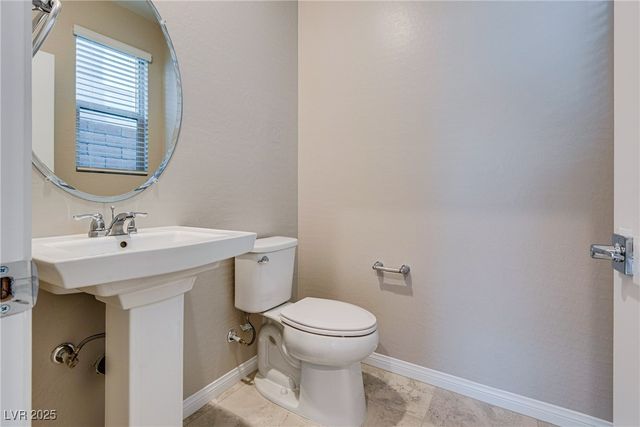 10652 Glowing Dawn Avenue, Las Vegas, NV 89135