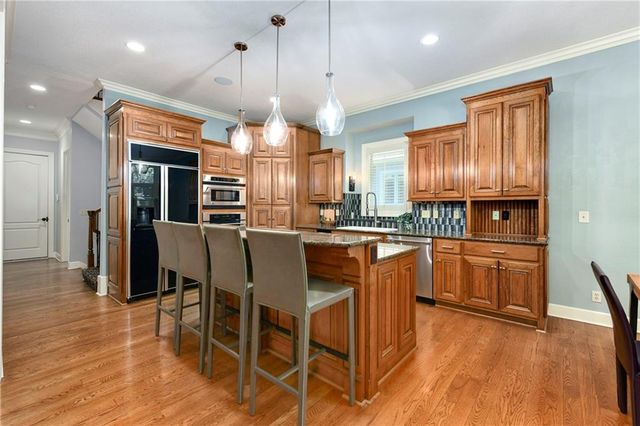 5404 W 124th Terrace, Leawood, KS 66209