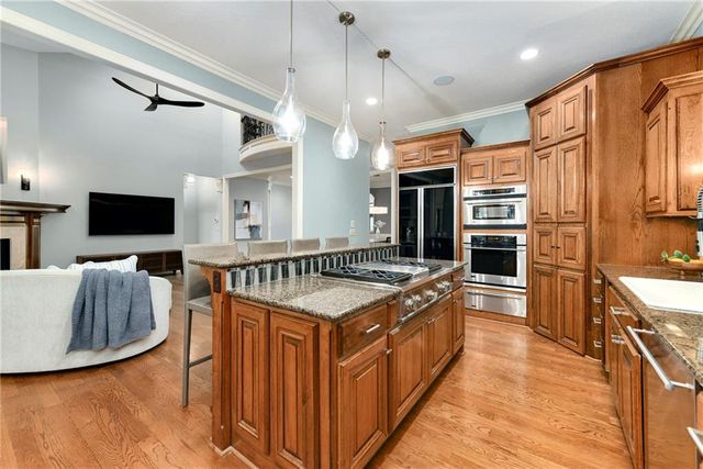 5404 W 124th Terrace, Leawood, KS 66209