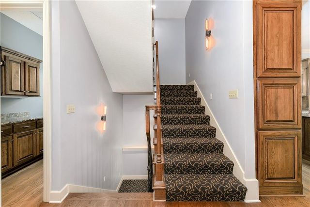 5404 W 124th Terrace, Leawood, KS 66209