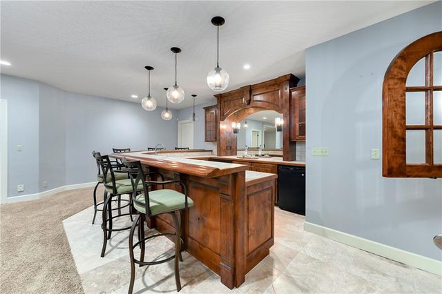 5404 W 124th Terrace, Leawood, KS 66209