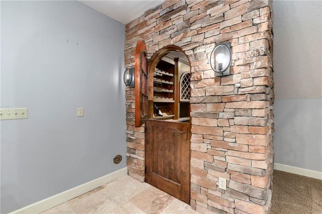 5404 W 124th Terrace, Leawood, KS 66209