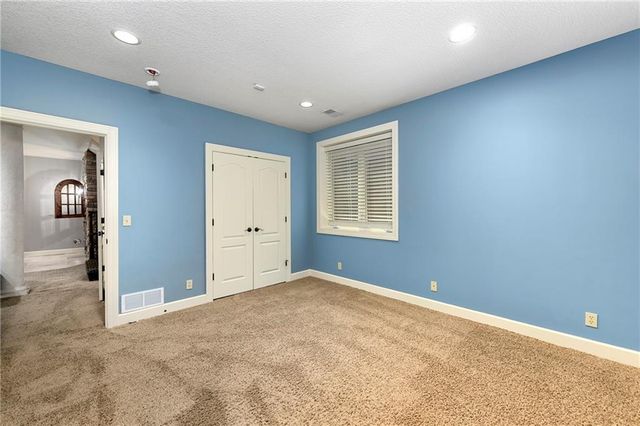 5404 W 124th Terrace, Leawood, KS 66209