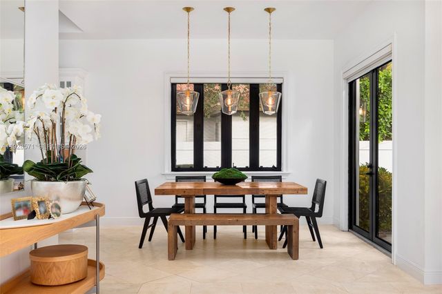 7430 SW 66th St, Miami, FL 33143