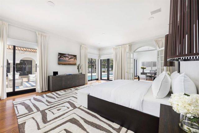 7430 SW 66th St, Miami, FL 33143