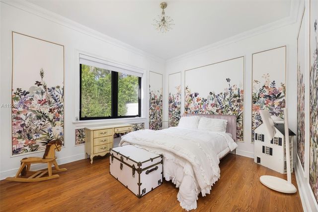 7430 SW 66th St, Miami, FL 33143