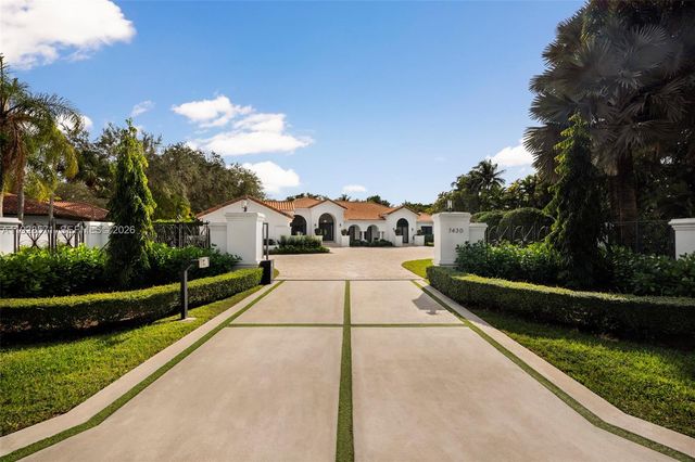 7430 SW 66th St, Miami, FL 33143