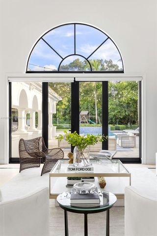 7430 SW 66th St, Miami, FL 33143