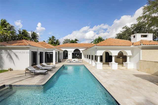 7430 SW 66th St, Miami, FL 33143