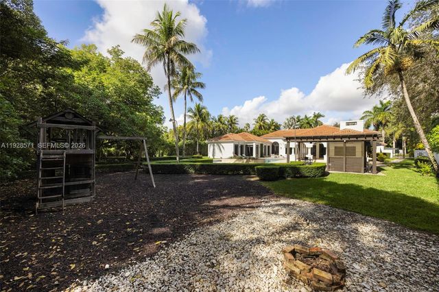 7430 SW 66th St, Miami, FL 33143