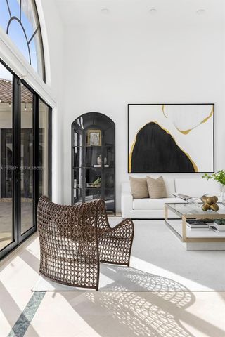 7430 SW 66th St, Miami, FL 33143