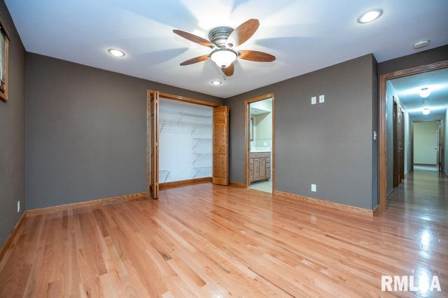 1412 N 4TH Street, Pekin, IL 61554