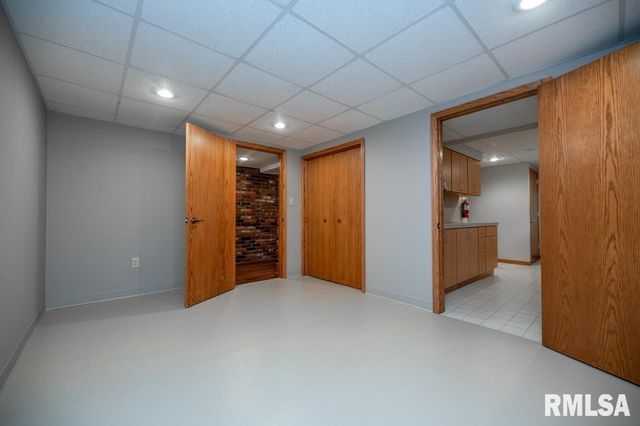 1412 N 4TH Street, Pekin, IL 61554