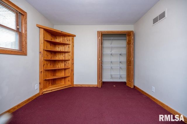 1412 N 4TH Street, Pekin, IL 61554