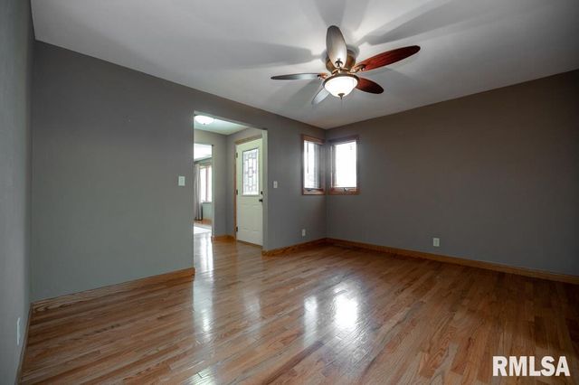 1412 N 4TH Street, Pekin, IL 61554
