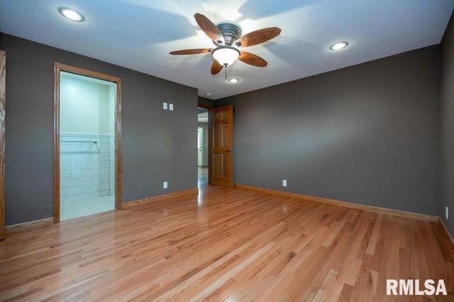 1412 N 4TH Street, Pekin, IL 61554
