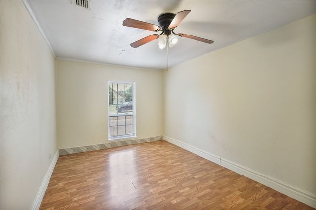 126 Cactus St, Robstown, TX 78380