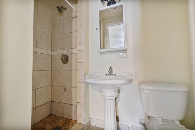 126 Cactus St, Robstown, TX 78380